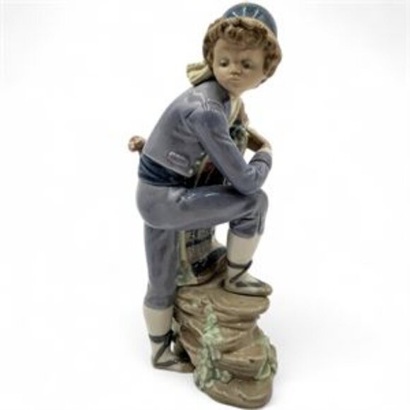 Lladro Valencian Boy (5395) Figurine